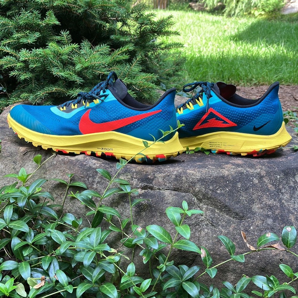 Nike Pegasus Trail 36 - Size 9 EUC